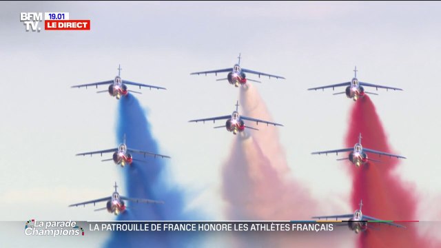 La Patrouille de France s'invite à la parade des champions sur les Champs-Élysées