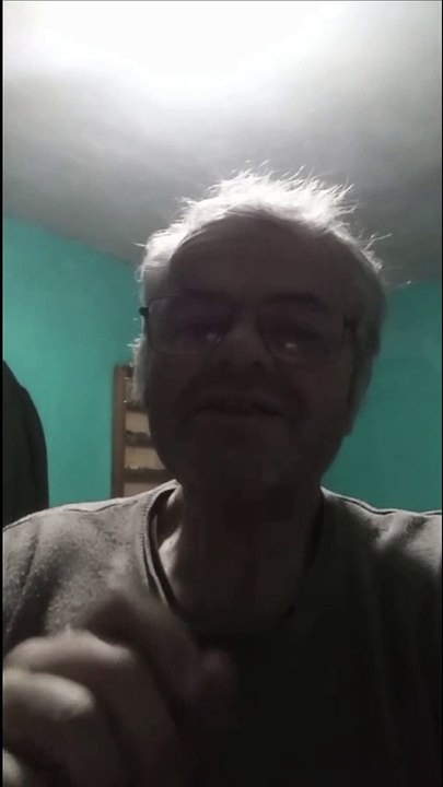 Una lección * de vida entre un campesino y su cerdo inteligente