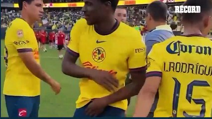 AMÉRICA LEVANTA vuelo frente a las CHIVAS que ni las manos metieron