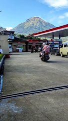 SPBU dengan view gunung sindoro 