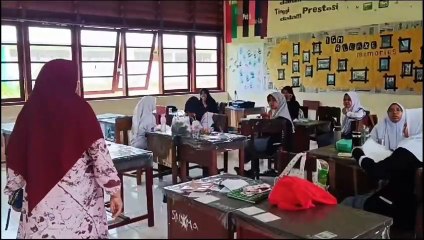 Terungkap Sosok Nia Penjual Gorengan di Kaca Mata Ibu Guru