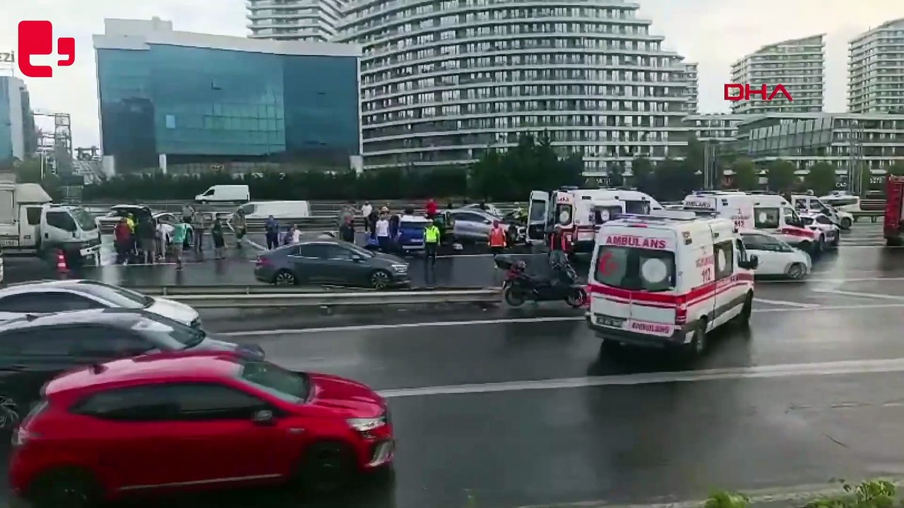 TEM'de zincirleme trafik kazası: İki ölü, dört yaralı
