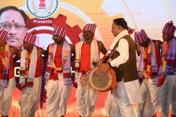 CM Dance Video: करमा तिहार कार्यक्रम में खूब थिरके मुख्यमंत्री साय, वीडियो हो रहा वायरल