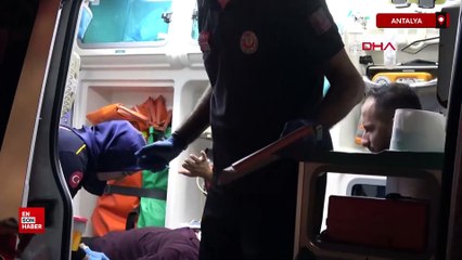 Antalya’da bir sürücü, aracıyla bariyerlere çarpıp, kanala uçtu