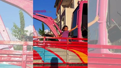 Aydın'daki kepçe operatörünün pembe kepçesi gündem oldu! "Aşko hafriyat"