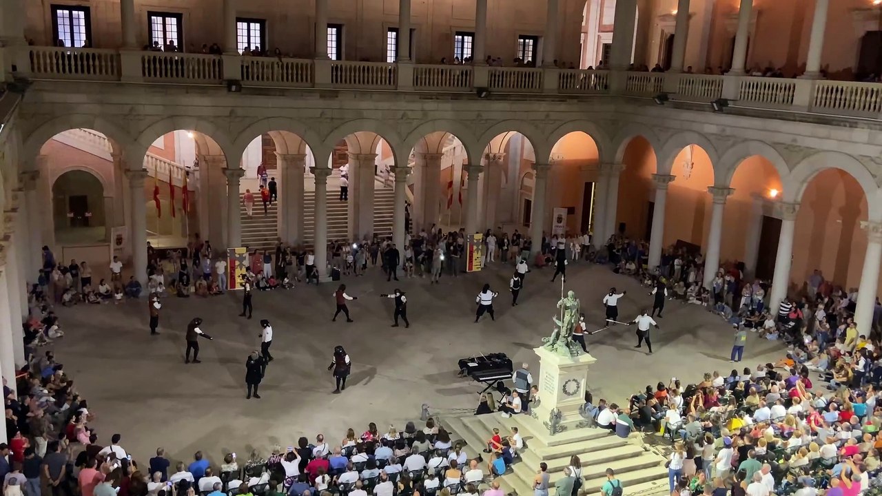 Exhibición de esgrima en el Alcázar por la Noche del Patrimonio