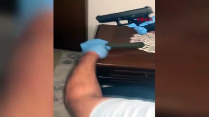 Evine 8 kamera kurup polis baskınını kontrol etti!