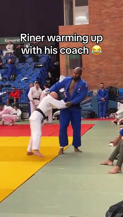 Teddy Riner à l'entrainement avec son coach... 3 fois son poids