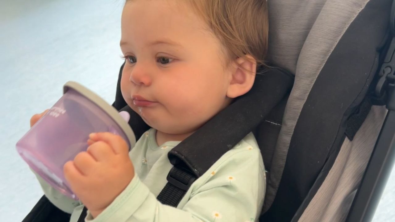 Great-Nan's playful 'No!' makes baby girl burst into adorable giggles