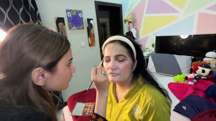 Shaadi Ke Kapray Pan Sy Press Kary-Nikkah Look-Sistrology