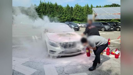 횡성휴게소 차량 화재...비번 소방관들이 신속 진화 / YTN