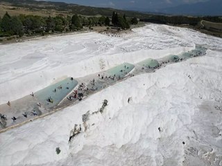 Pamukkale’yi yılın ilk 8 ayında 1 milyonu aşkın turist gezdi!