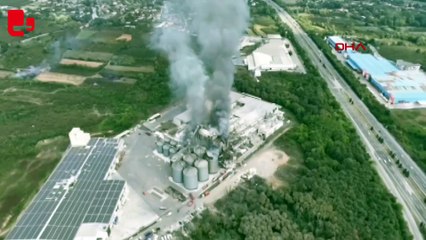 Sakarya'da makarna fabrikasında patlamayla çıkan yangın kontrol altına alındı