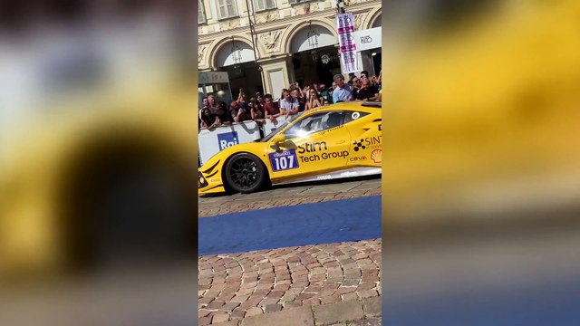 L'attimo dell'incidente al Salone dell'Auto di Torino