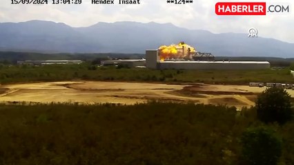 Sakarya'daki fabrikanın patlama anı ortaya çıktı! Cephanelik gibi