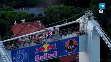 Jaan Roose, Asya kıtasından Avrupa kıtasına ip üstünde yürüyerek geçti