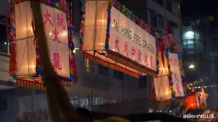 Ad Hong Kong va in scena la Danza del drago di fuoco