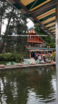 Arriver en bateau à son verre après le boulot >>>> Tague la personne qui doit t'y emmener ! Bienvenue au Chalet des Îles, le lieu emblématique du Bois de Boulogne, complètement rénové en avril dernier. On y embarque sur une barge (2€ l'aller/retour -