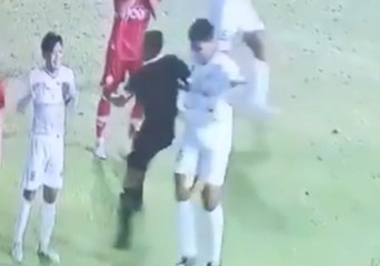 DETIK-DETIK WASIT DIPUKUL DI LAGA ACEH VS SULTENG PADA PON 2024 CABANG SEPAKBOLA