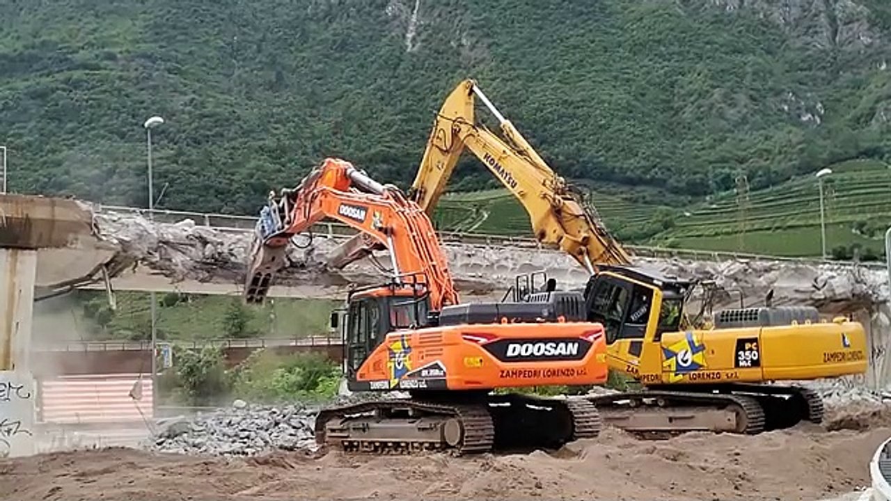 Trento, cominciano i lavori di demolizione del cavalcavia Ravina