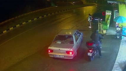 Yağmur yağdı böyle oldu! Aracın taklalar attığı anlar kamerada