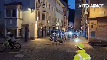La "Notte in bici" a Bressanone: in 400 per una mobilit? sicura