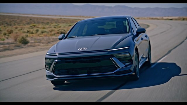2025 Hyundai Sonata Hybrid Driving Video