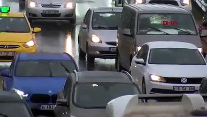 İstanbul'da pazartesi çilesi: Trafik durma noktasına geldi