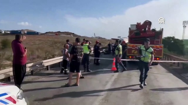 Adana'da işçi servisi ve TIR çarpıştı! 3 ölü 8 yaralı