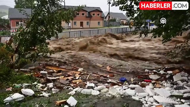 Orta Avrupa'da günlerdir devam eden şiddetli yağışlar birçok ülkede sel felaketine yol açtı
