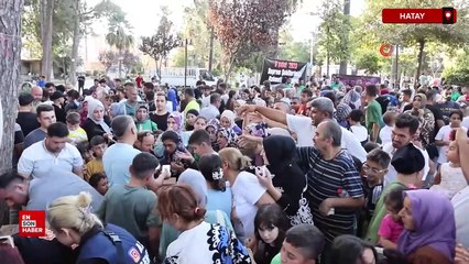 Hatay'da sosyal medya fenomeninin düzenlediği mevlitte ikram izdihamı