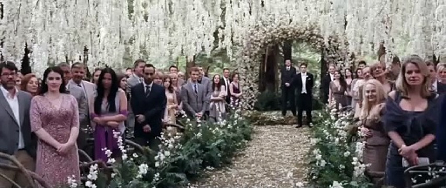 Alacakaranlık Efsanesi: Şafak Vakti Bölüm 1 Altyazılı Fragman (2)