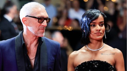 GALA VIDEO - PHOTO - Vincent Cassel futur papa à 57 ans : sa chérie Narah Baptista dévoile son joli ventre rond