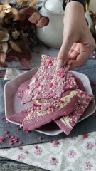 Personalized chocolate bar with ruby and white chocolate, the perfect gift!