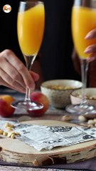 Bellini, the easy italian peach cocktail you can make at home!