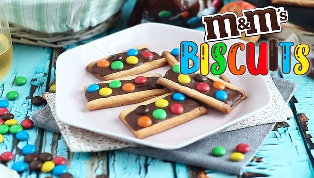 Shortbread cookies with m&m's