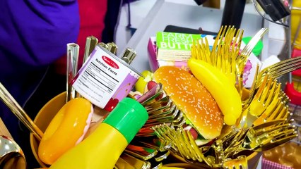 Alex Teaches Ellie About Responsible Spending.