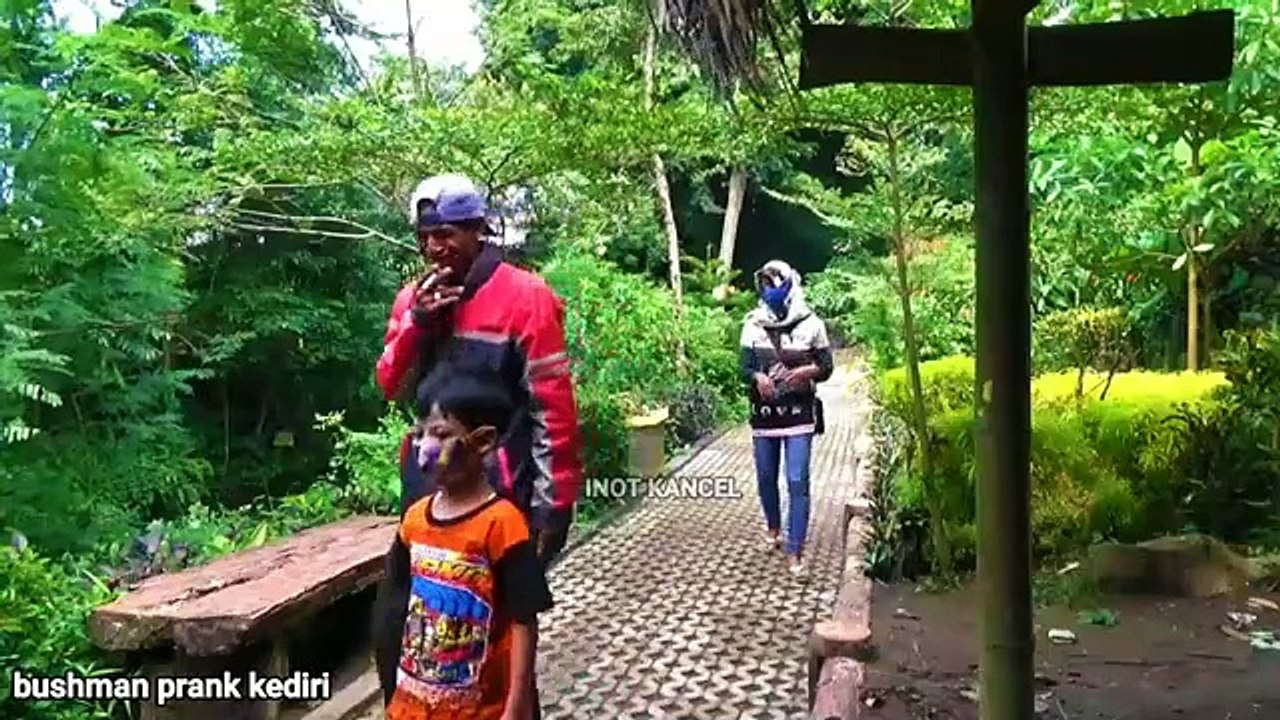 he was so shocked -- BUSHKIDS PRANK - Mannequin Prank