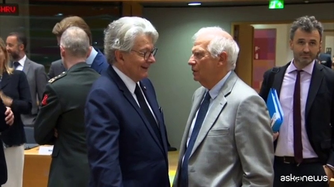 Ue, Breton lascia la Commissione Ue e accusa Ur...