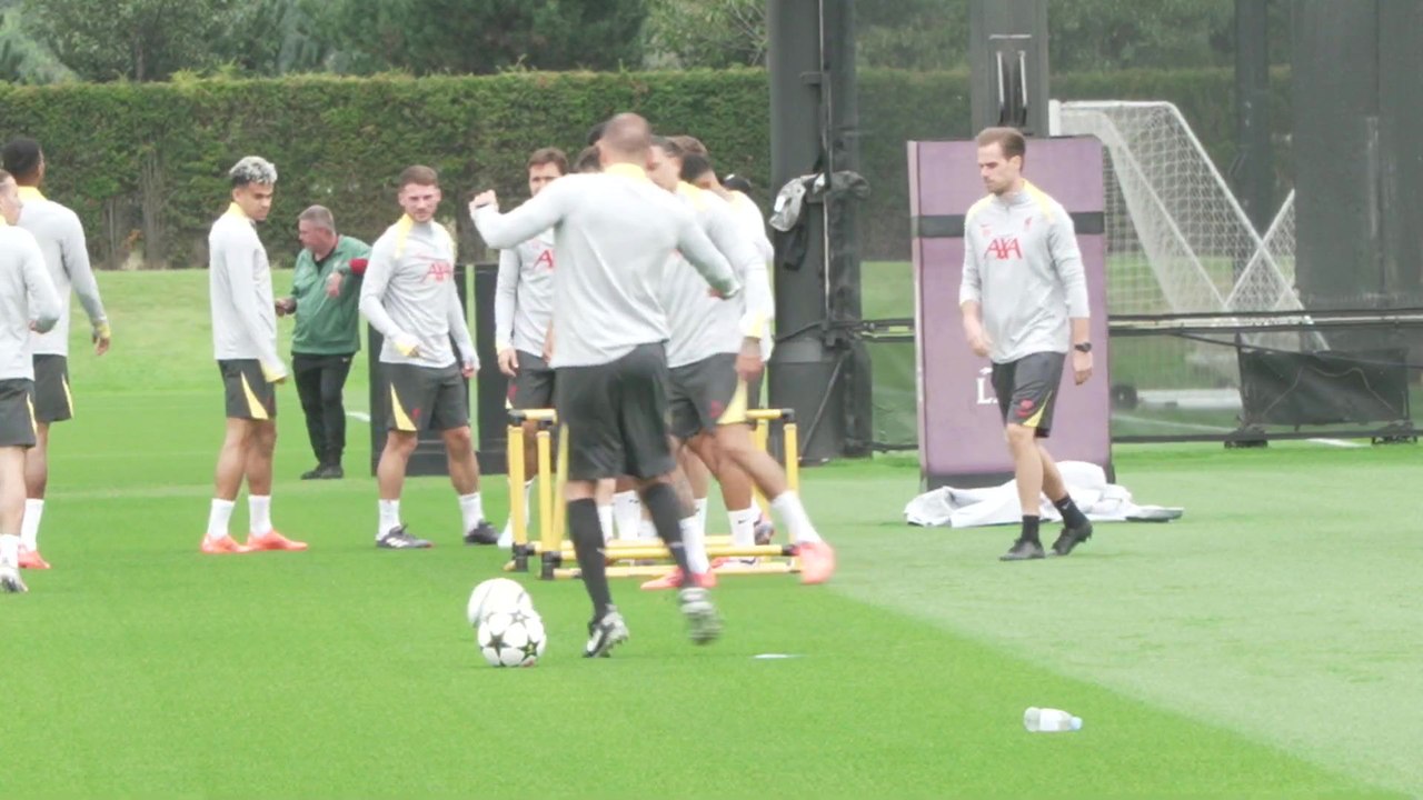 Arne Slot leads Liverpool training ahead of their UCL trip to Milan