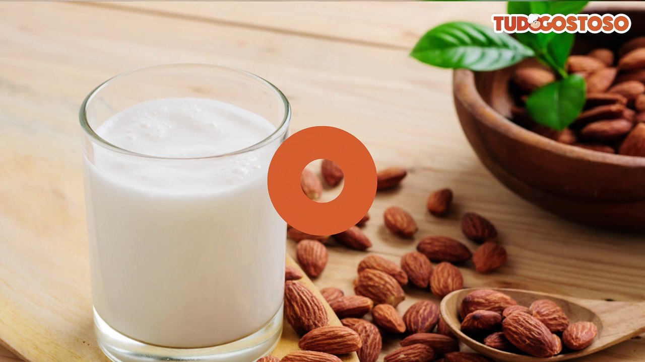 Leite de amêndoas caseiro