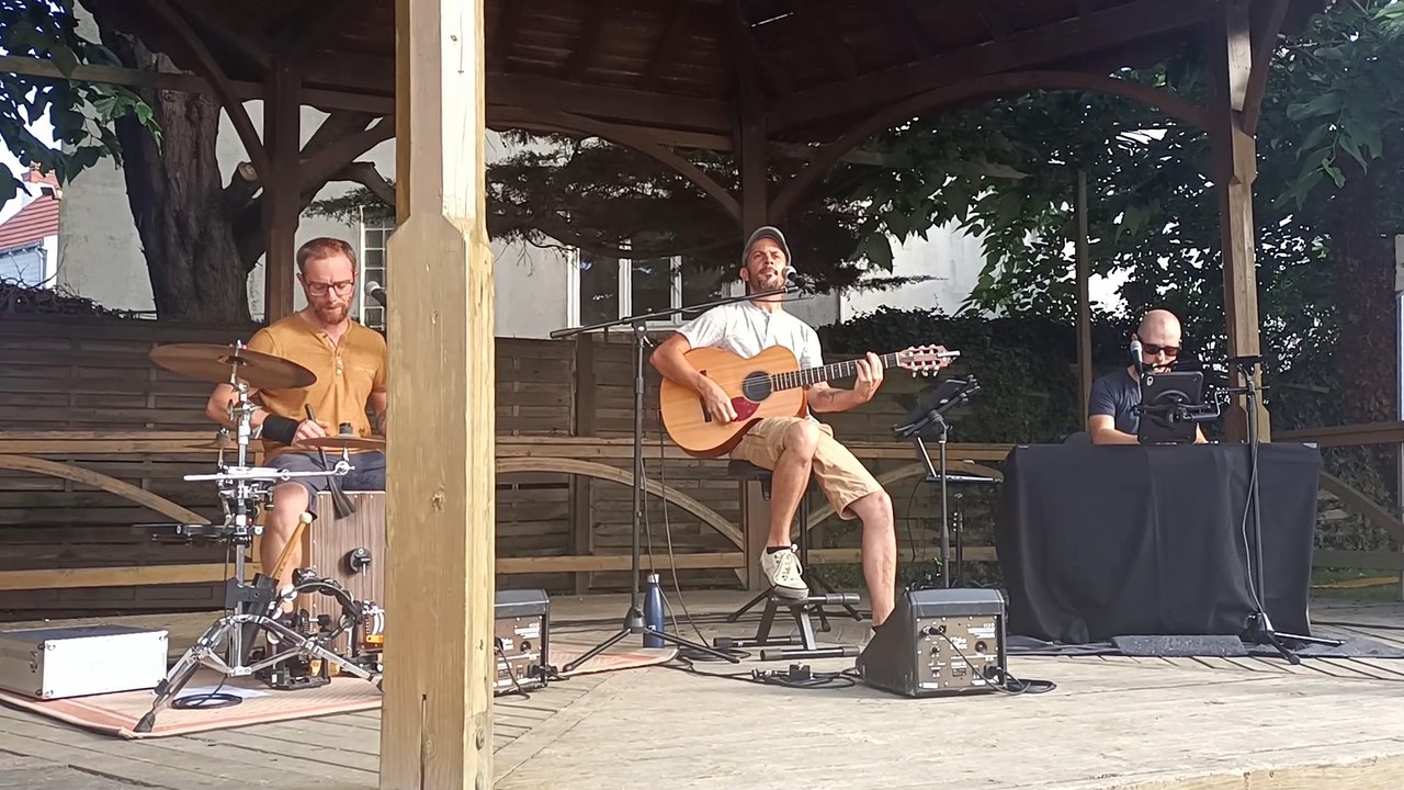 l'art  prise 30 juillet 2024 square de jade Tharon plage..... Florent pagny .... ma liberte de pense