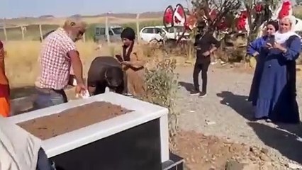 Konuşmadılar ama Narin'in mezarında şov yaptılar