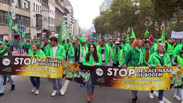 Des milliers de manifestants à Bruxelles contre les fermetures d'usines