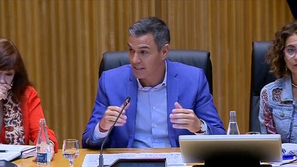 Sánchez dice a sus parlamentarios que seguirá adelante pese a la falta de apoyos en el Congreso