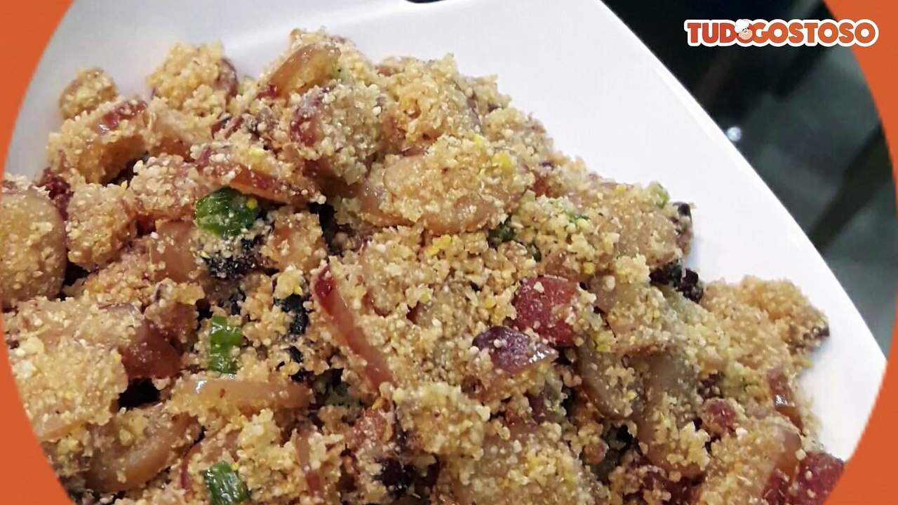 Farofa de pinhão com bacon
