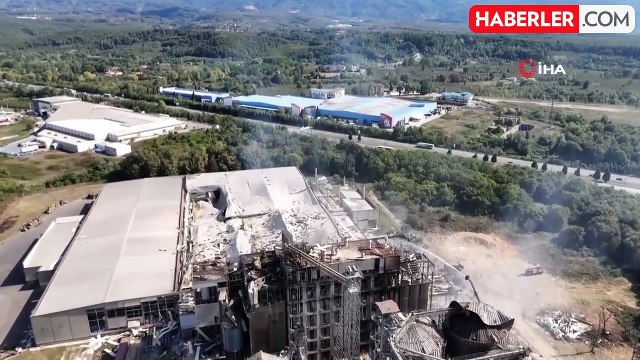 Sakarya'da patlayan makarna fabrikası böyle görüntülendi