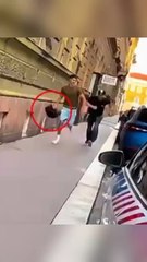 Ce policier poursuit un voleur