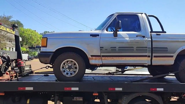 Caminhonete furtada em Mercedes é recuperada pela PM no bairro XIV de Novembro em Cascavel