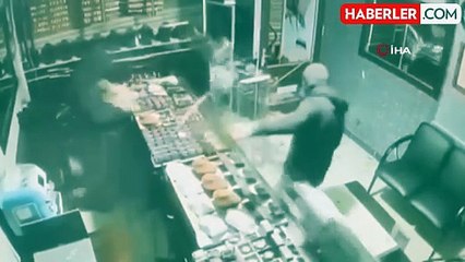 Kartal'da Kuyumcudan 1 Milyonluk Altın Çalan Hırsızlar Kaçarken Güvenlik Kameralarına Yakalandı